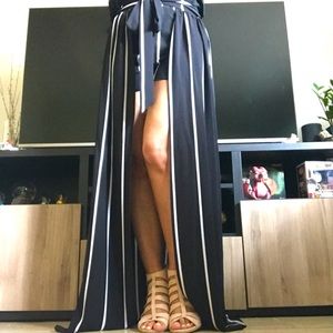 High-low short-skirt with delicate Crêpe fabric